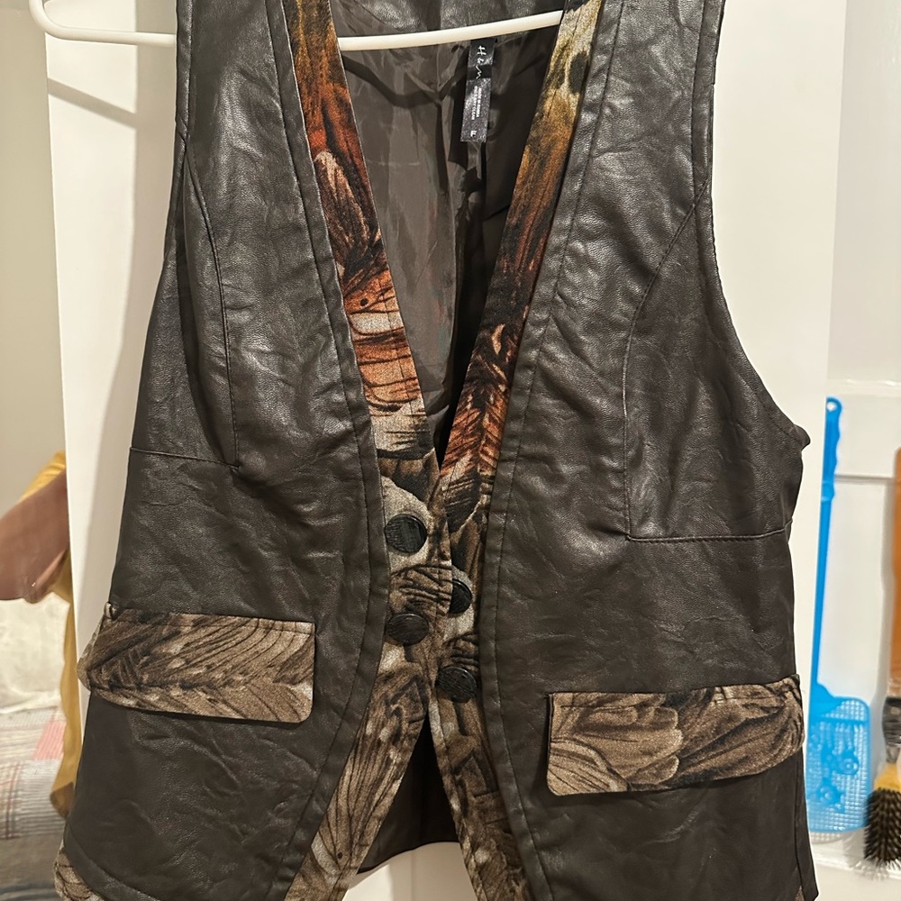 H&M Brown Patterned Vest